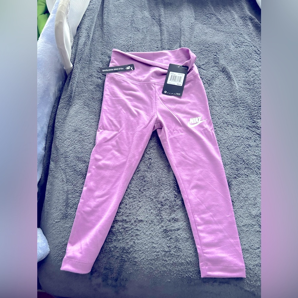 (NWT) Nike Leggings